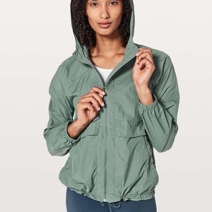 Lululemon Hood Lite Jacket in Juniper Green